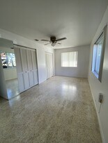 5355 W 5th Ave, Unit 1 Bedroom in Hialeah, FL - Building Photo