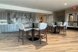 602 Frank E Rodgers Blvd S in Harrison, NJ - Foto de edificio - Building Photo