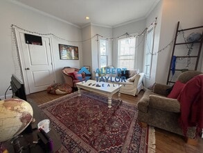 10 Greylock Rd, Unit 1 in Boston, MA - Building Photo - Building Photo