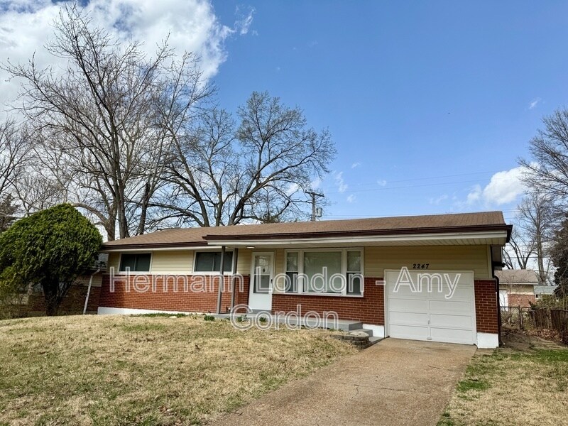 2247 Lovett Dr in St. Louis, MO - Building Photo