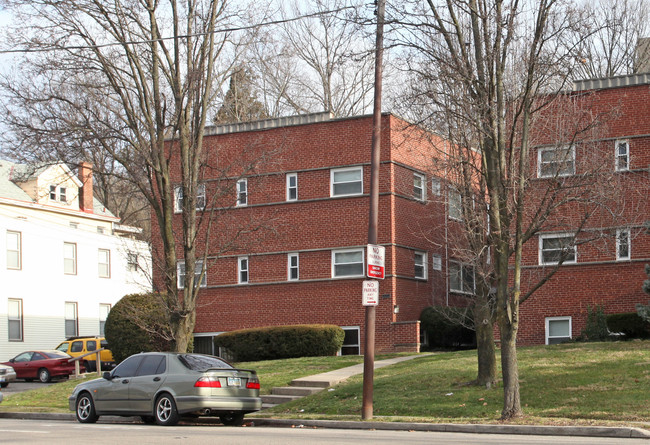 926 Ludlow Ave in Cincinnati, OH - Foto de edificio - Building Photo