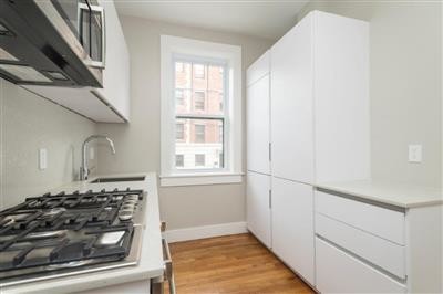 17 Forest St in Medford, MA - Building Photo