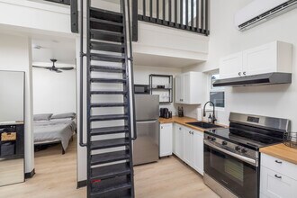 5447 Lime Ave in Long Beach, CA - Foto de edificio - Building Photo
