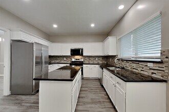 16306 Ash Point Ln in Sugar Land, TX - Building Photo - Building Photo