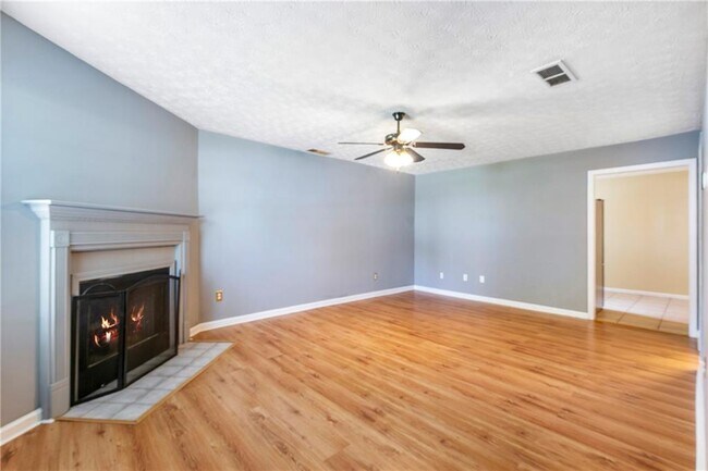 314 Country Club Dr in Jonesboro, GA - Building Photo - Building Photo