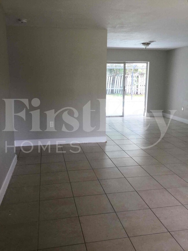 5971 NW 15th St in Sunrise, FL - Building Photo - Building Photo