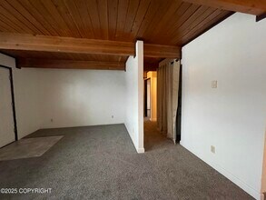 2805 W 31st Ave in Anchorage, AK - Building Photo - Building Photo
