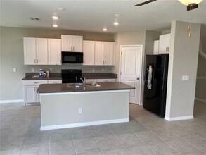 7038 Samuel Ivy Dr in Tampa, FL - Building Photo - Building Photo