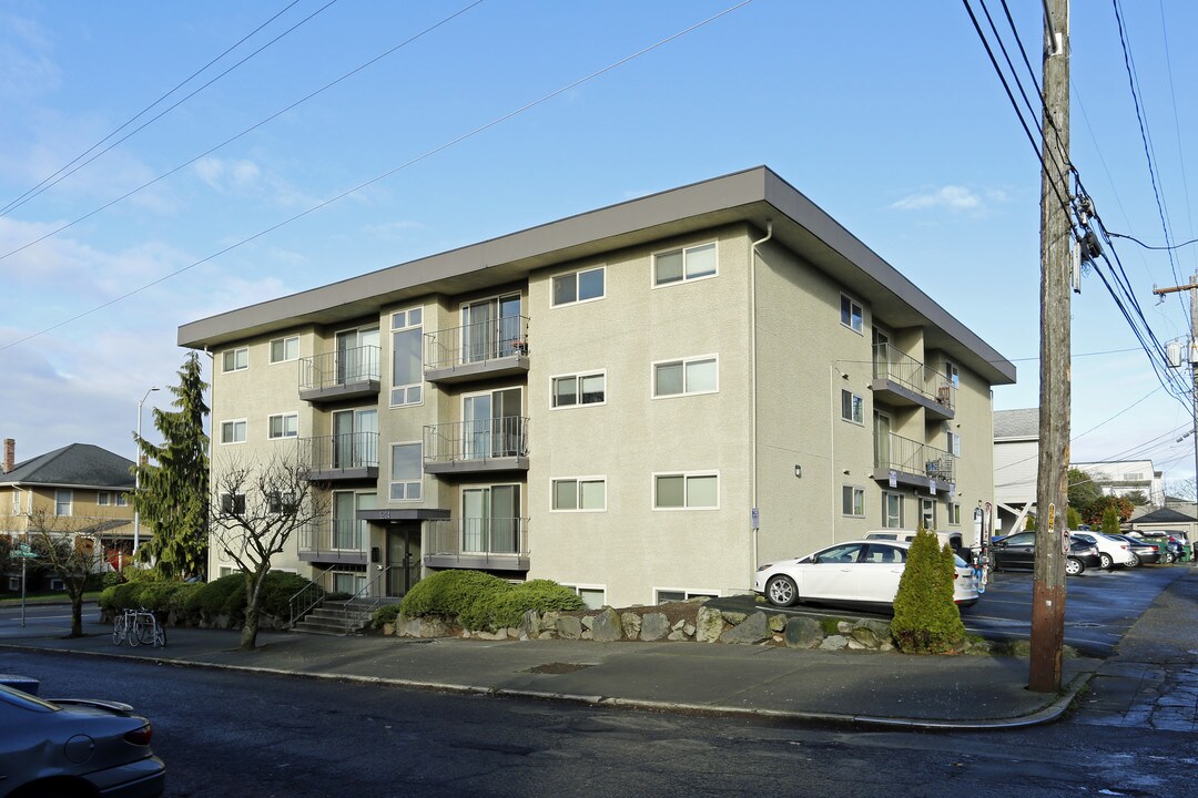 Stonebridge Apartments in Seattle, WA - Foto de edificio