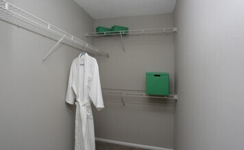 322 Caledon Ct in Greenville, SC - Building Photo - Building Photo