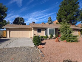 35 E Bell Rock Blvd in Sedona, AZ - Building Photo