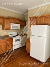 834 5th Ave W in Hendersonville, NC - Building Photo - Building Photo