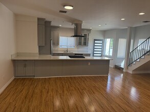2330 N Catalina St in Burbank, CA - Building Photo - Building Photo