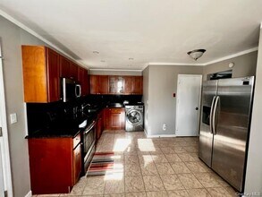 180 Elmwood St in Valley Stream, NY - Building Photo - Building Photo