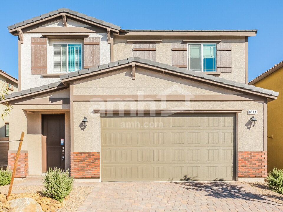 8944 Tiger Tooth Ave in Las Vegas, NV - Building Photo