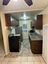 1193 N Ardmore Ave, Unit 9 in Los Angeles, CA - Building Photo - Building Photo