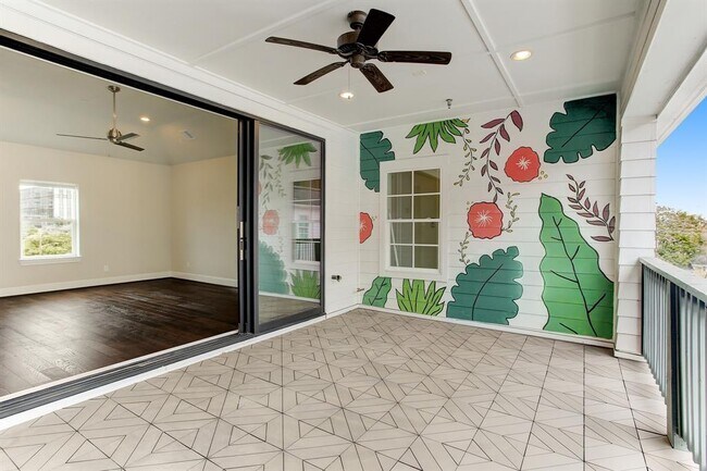324 W 20th St