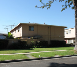 14301 Village Way in Westminster, CA - Building Photo - Building Photo