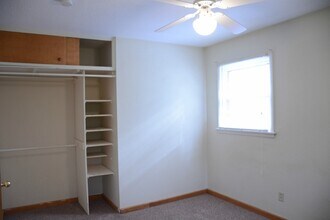 2035 Tecumseh Rd in Manhattan, KS - Building Photo - Building Photo