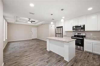 3409 Sahara Dr, Unit 2 in Edinburg, TX - Building Photo - Building Photo