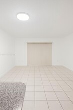 8170 NW 10th St in Miami, FL - Building Photo - Building Photo