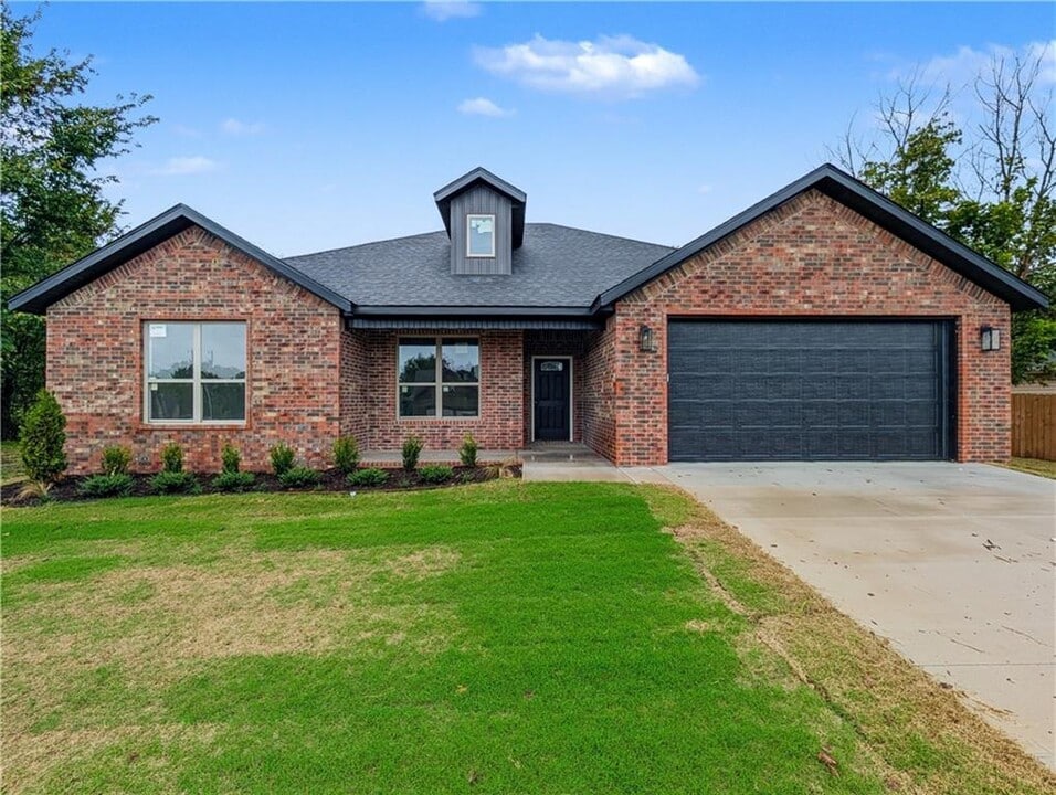 10 Olmsted Cir in Bella Vista, AR - Foto de edificio
