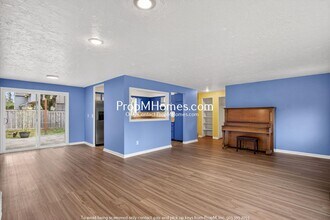 117 Pinewood Ct in Oregon City, OR - Building Photo - Building Photo