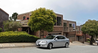 106-110 Gold Mine Dr in San Francisco, CA - Foto de edificio - Building Photo