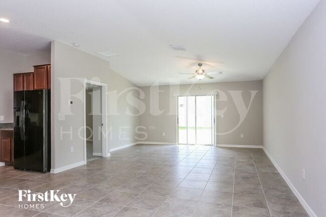 5028 White Chicory Dr in Ruskin, FL - Building Photo - Building Photo