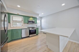 252 Knickerbocker Rd in Closter, NJ - Building Photo - Building Photo