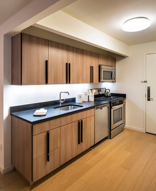 590 Fulton St in Brooklyn, NY - Foto de edificio - Building Photo
