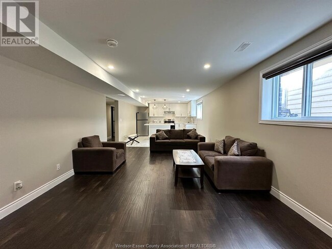 522 Lesperance Rd in Windsor, ON - Building Photo - Building Photo