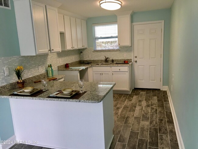 property at 328 15th St N