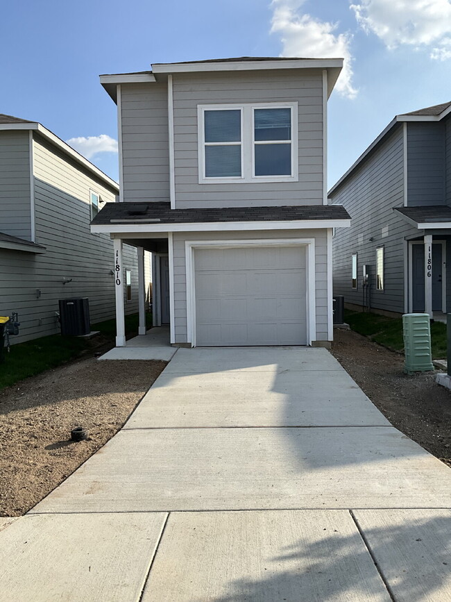 11810 Spiderwort Rdg in Converse, TX - Building Photo - Building Photo