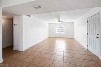 12630 Kenwood Ln in Ft. Myers, FL - Building Photo - Building Photo