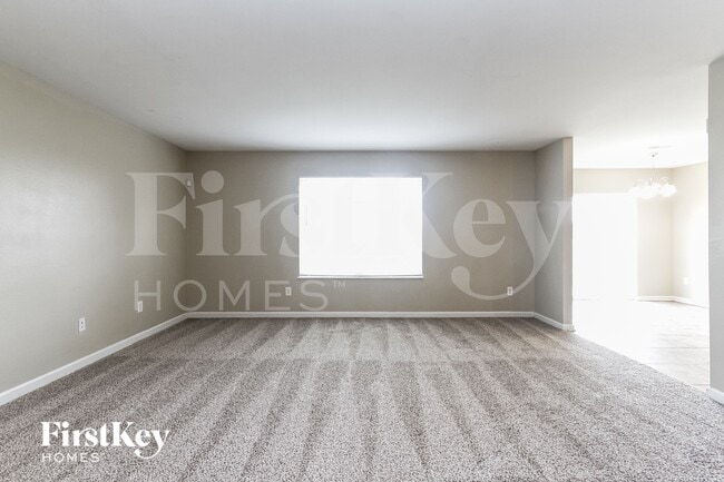 2634 Lullwater Ln in Indianapolis, IN - Foto de edificio - Building Photo