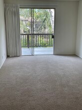 Los Robles - Senior 55+ in Santa Barbara, CA - Foto de edificio - Building Photo