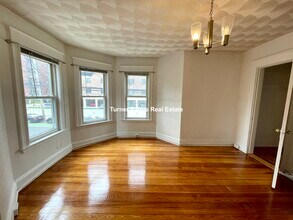 85 Beacon St, Unit 2 in Somerville, MA - Building Photo - Building Photo