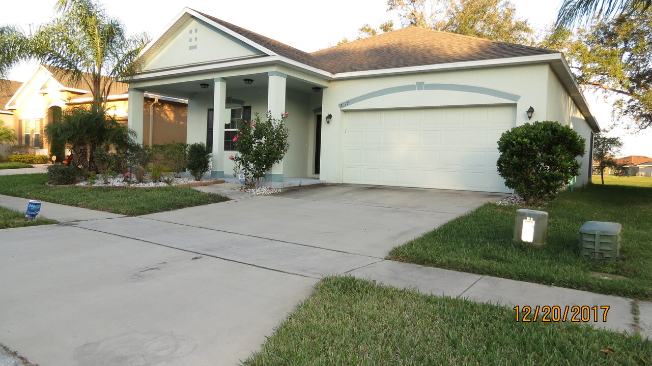 2817 Moonstone Bend in Kissimmee, FL - Building Photo