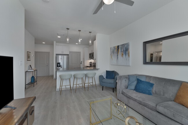 Bluffview Apartments in Dallas, TX - Building Photo - Building Photo