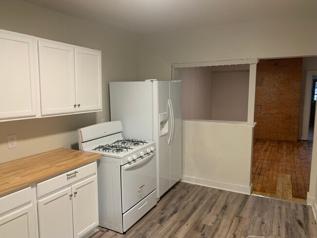 318 W 8th Ave in Tarentum, PA - Foto de edificio - Building Photo