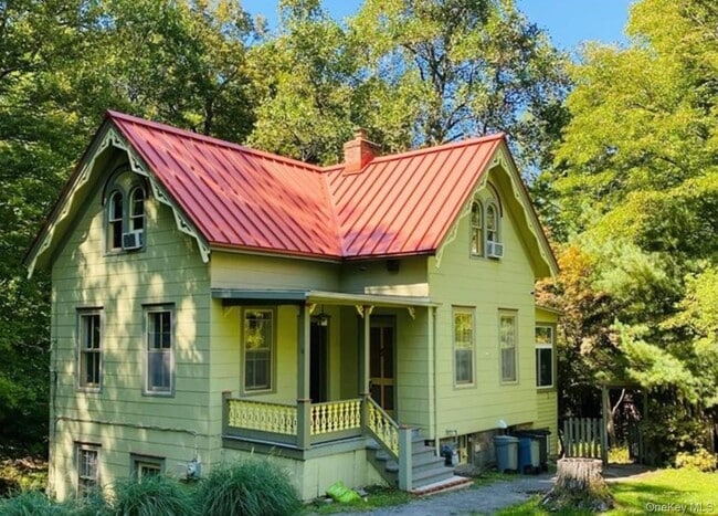 property at 10 Maple Rd
