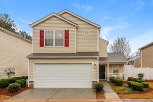 568 Windcroft Cir NW, Unit 210 in Acworth, GA - Building Photo