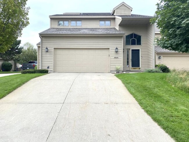 property at 1634 W Harbour Towne Cir