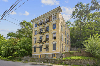 2222 Loth St in Cincinnati, OH - Building Photo - Building Photo