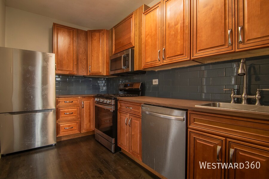 6456 N Damen Ave-Unit -3 in Chicago, IL - Building Photo