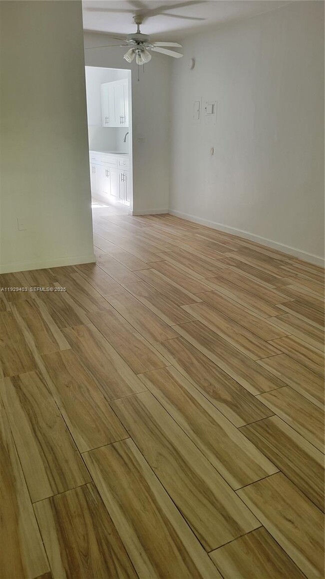 655 Meridian Ave in Miami Beach, FL - Building Photo - Building Photo