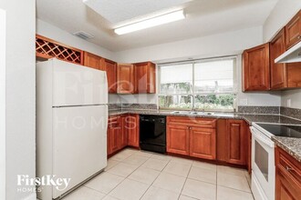 4818 NW 8th St in Plantation, FL - Building Photo - Building Photo