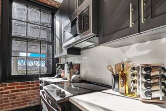 1148 S Peters St in New Orleans, LA - Building Photo - Building Photo