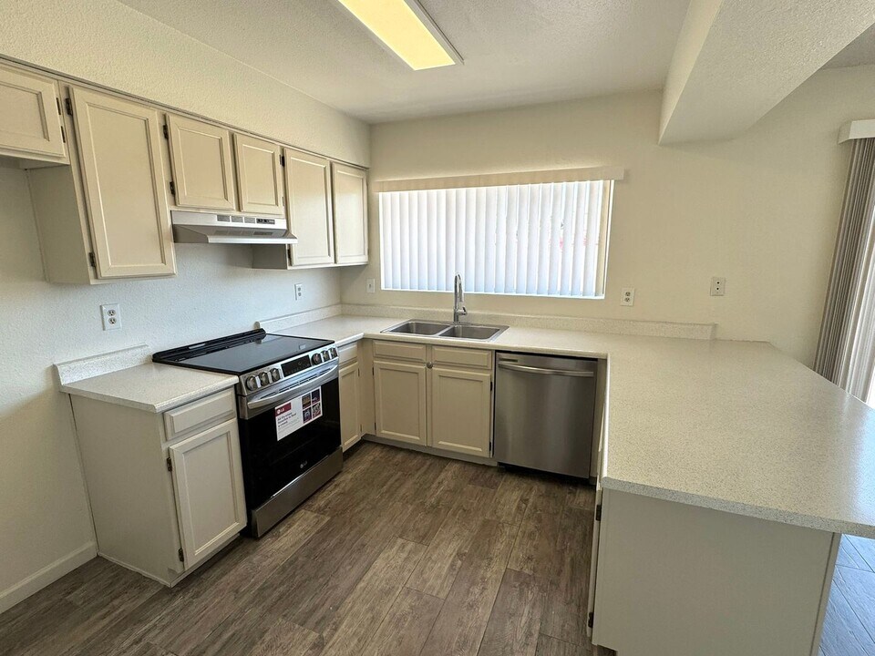 628 W Fogal Way in Tempe, AZ - Building Photo